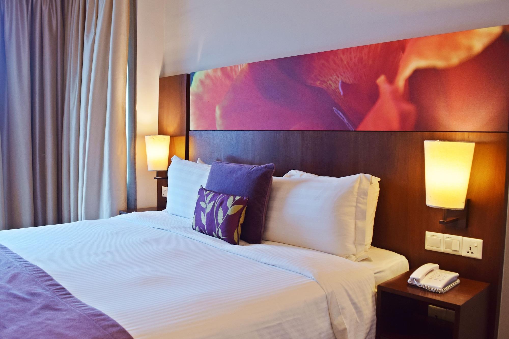 Somerset Hotel 4*